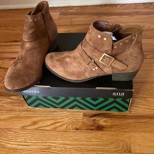 Ana Alford ankle Boot